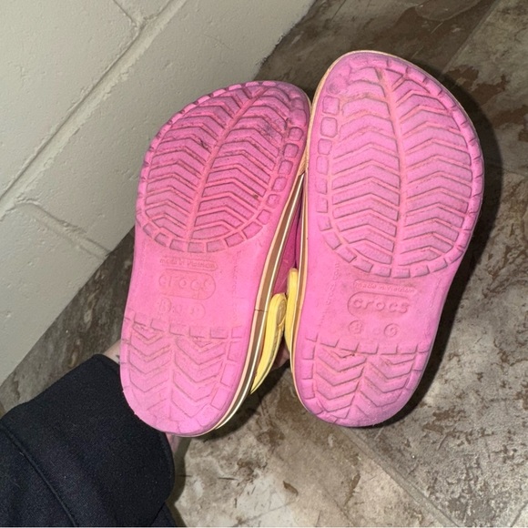 Kids Girls Crocs Brand Summer Pink and Yellow Slide Sandals Shoe Size 8-9 - Picture 8 of 16
